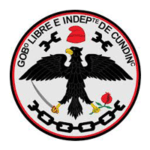 Emblema circular que representa un águila posada sobre un cactus con una serpiente en el pico, rodeada por el texto "gobo libre e indepte de cundin" en negro sobre fondo blanco.