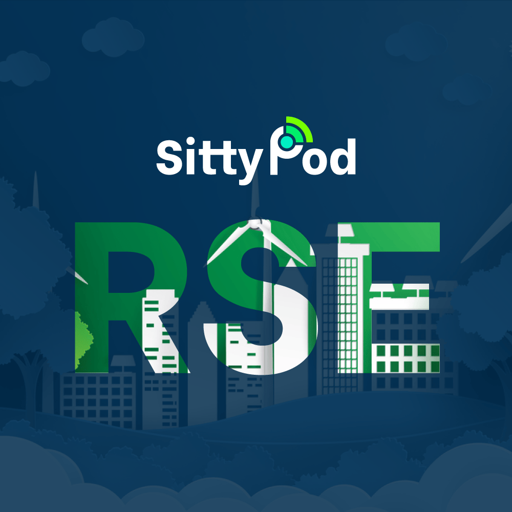Logotipo de sittypod con paisaje urbano estilizado formando las letras "rsi" en verde y blanco sobre un fondo nocturno azul oscuro.