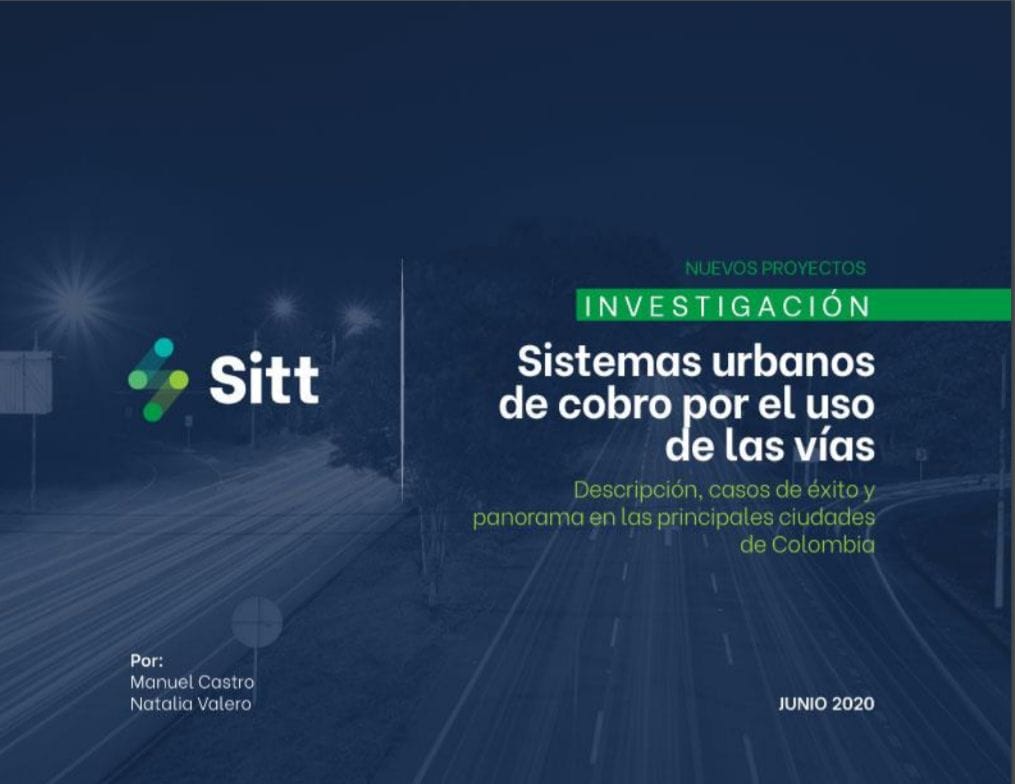 Diapositiva de presentación titulada "investigación sistemas urbanos de cobro por el uso de las vías", que analiza los cargos por uso de carreteras en las principales ciudades, con un fondo de carreteras de la ciudad por la noche.