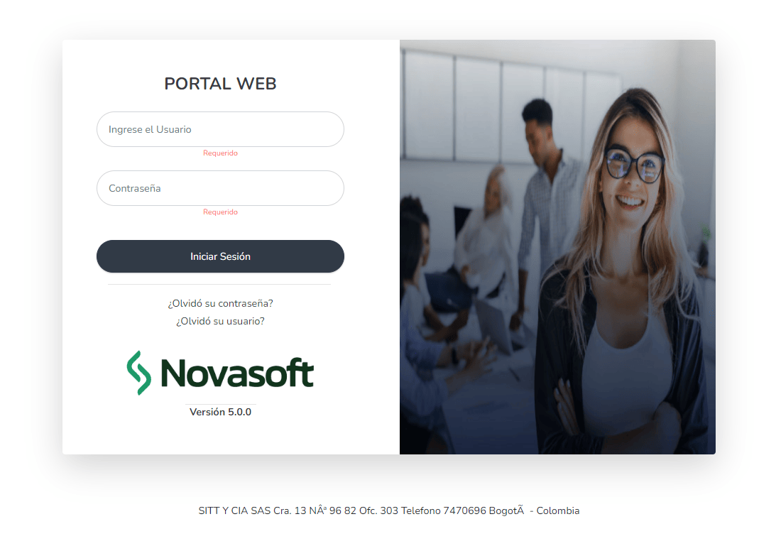 Interfaz de inicio de sesión web para "novasoft" versión 5.0, centrada en recursos humanos, con una mujer sonriente en una oficina con colegas al fondo.