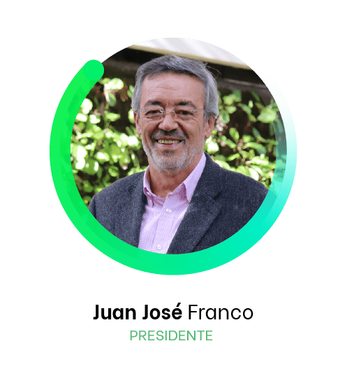 Un hombre con pelo corto gris y gafas, que viste una camisa rosa y una chaqueta oscura, sonríe. El siguiente texto dice "Juan José Franco, PRESIDENTE". Un gráfico circular verde rodea parcialmente su foto, mostrando cómo los líderes se conectan con su comunidad.